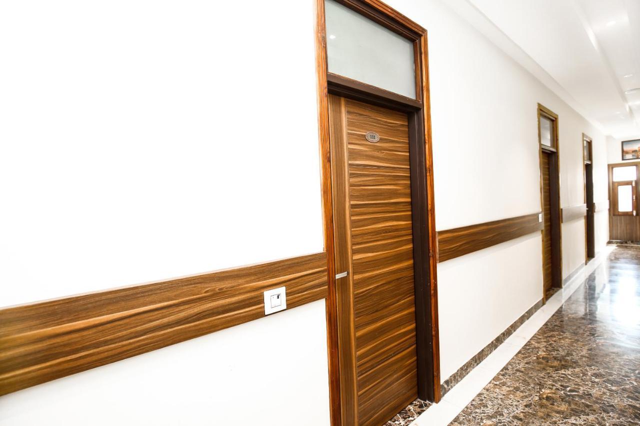 Hotel Woodcrest Zirakpur - Best Family Hotel By - A Unit Of Sidham Group Екстер'єр фото