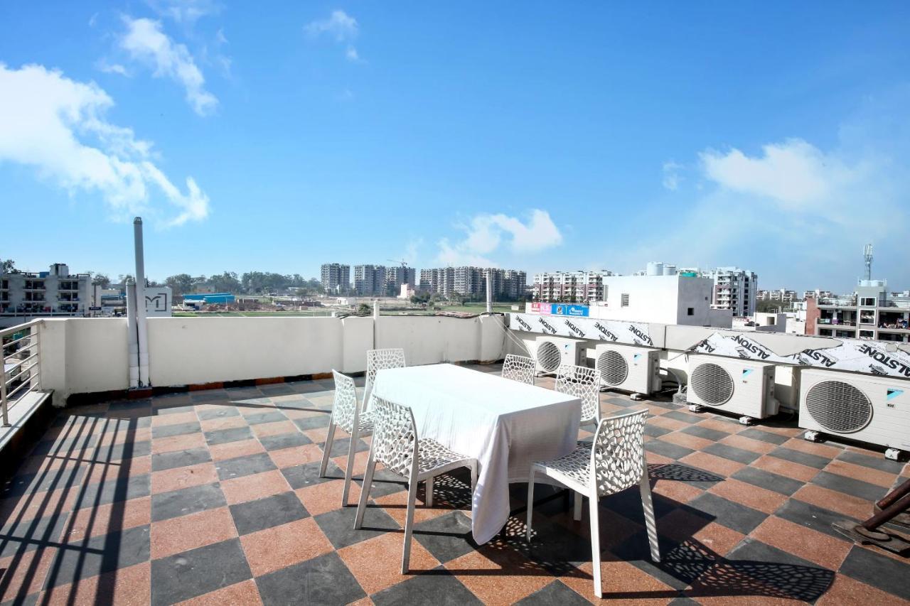 Hotel Woodcrest Zirakpur - Best Family Hotel By - A Unit Of Sidham Group Екстер'єр фото
