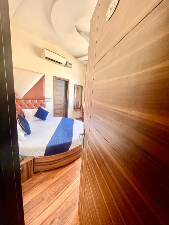 Hotel Woodcrest Zirakpur - Best Family Hotel By - A Unit Of Sidham Group Екстер'єр фото