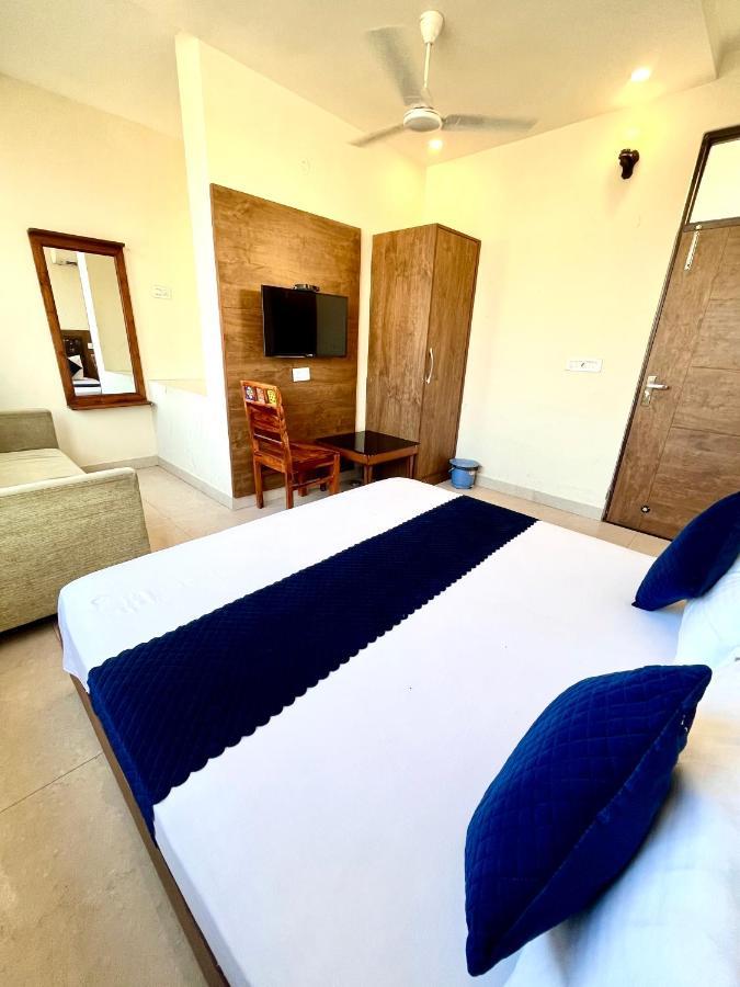 Hotel Woodcrest Zirakpur - Best Family Hotel By - A Unit Of Sidham Group Екстер'єр фото