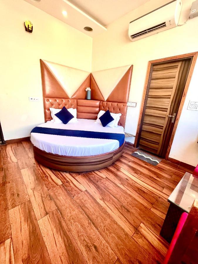 Hotel Woodcrest Zirakpur - Best Family Hotel By - A Unit Of Sidham Group Екстер'єр фото
