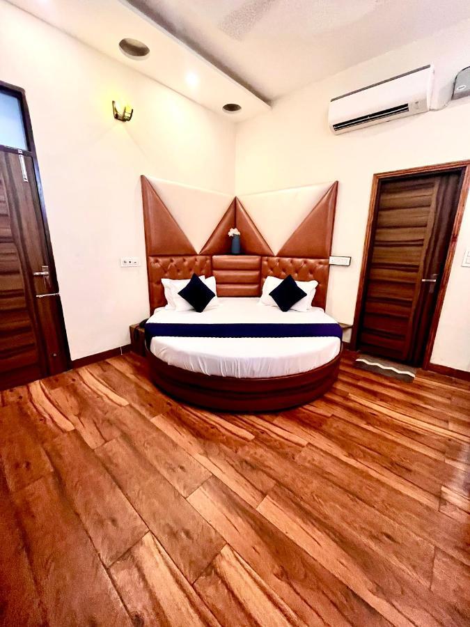 Hotel Woodcrest Zirakpur - Best Family Hotel By - A Unit Of Sidham Group Екстер'єр фото