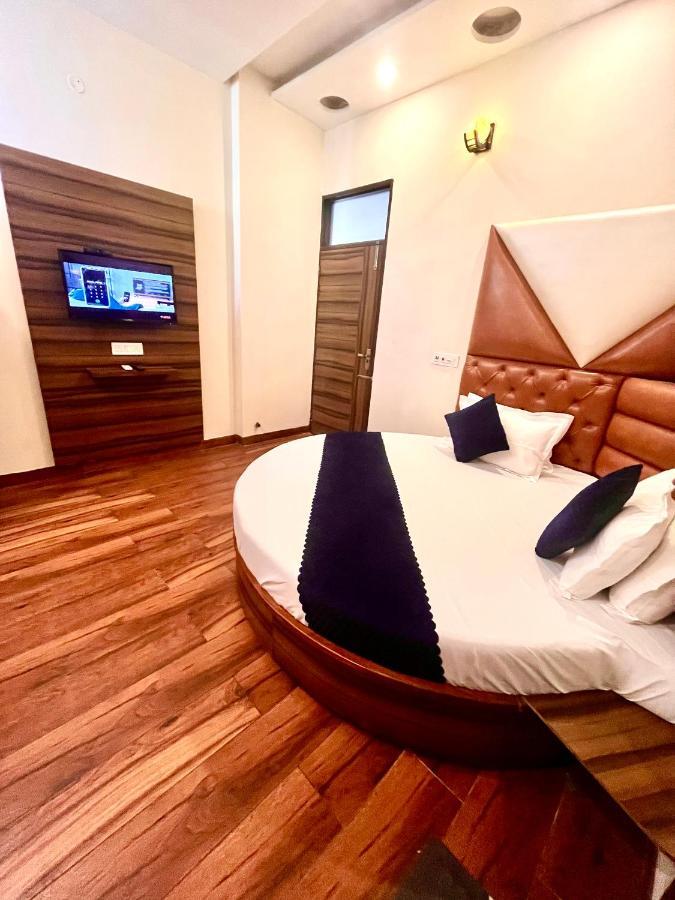 Hotel Woodcrest Zirakpur - Best Family Hotel By - A Unit Of Sidham Group Екстер'єр фото