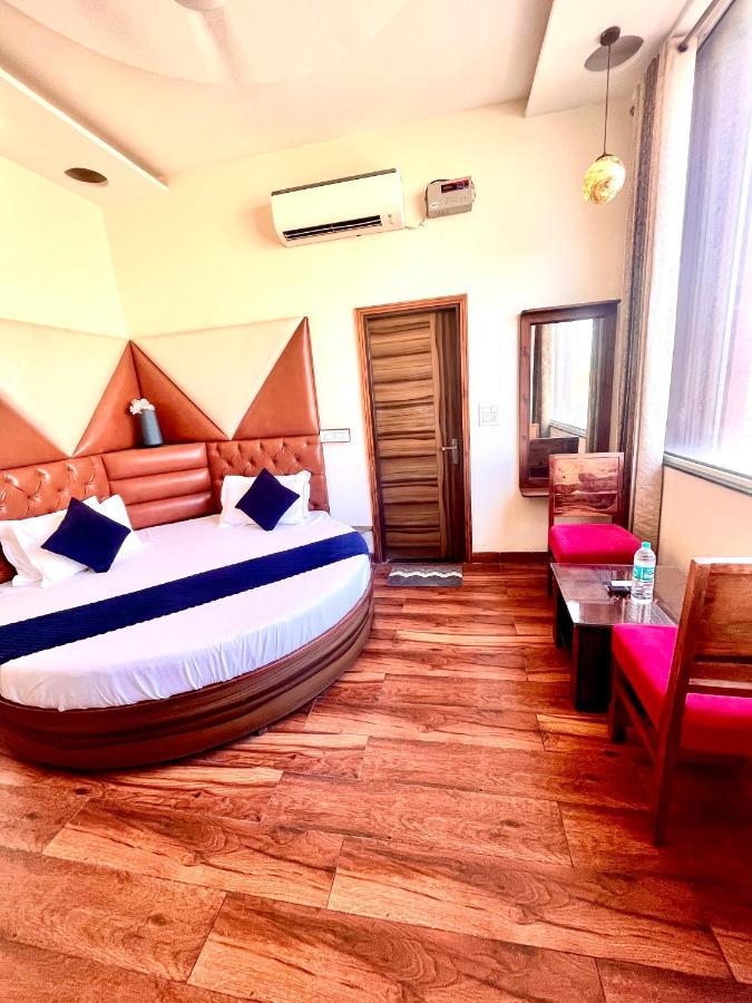 Hotel Woodcrest Zirakpur - Best Family Hotel By - A Unit Of Sidham Group Екстер'єр фото